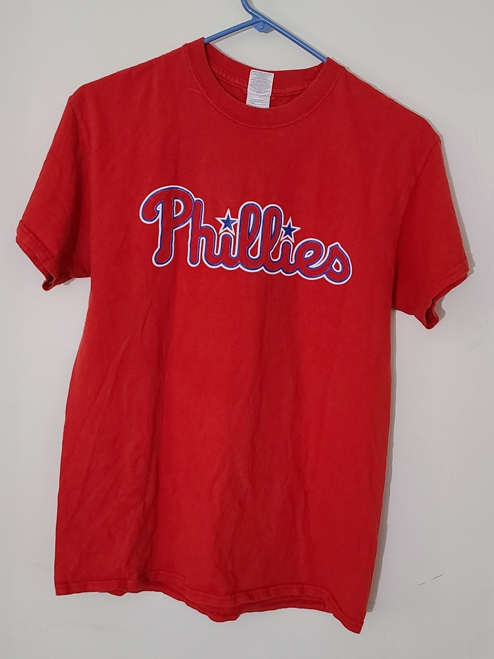 Philadelphia Phillies 2019 Graduate Gildan Red T-Shirt Medium